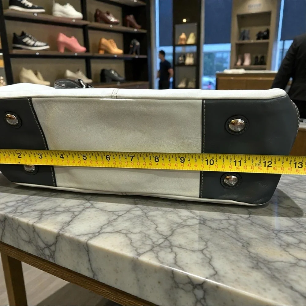 Original COACH Ivory & Gray Classic Shoulder Bag – F13759 - Picture 13 of 16